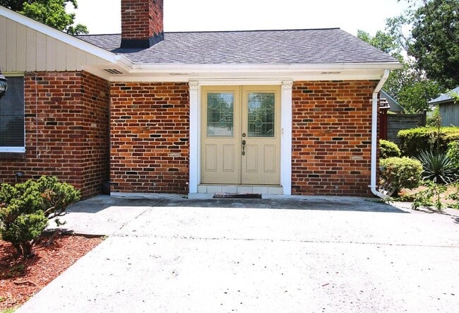 Building Photo - 11703 Caplinger Rd
