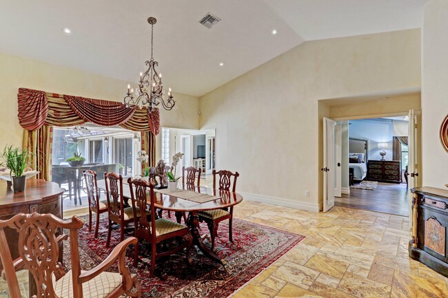 Building Photo - 1400 Longlea Terrace