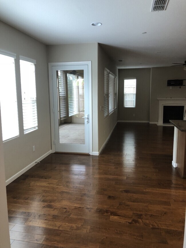 Building Photo - 5 bedroom Whitney Ranch Beauty! Walking di...