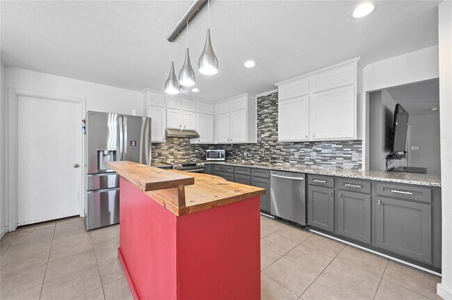 Building Photo - 8508 Kansas River Dr