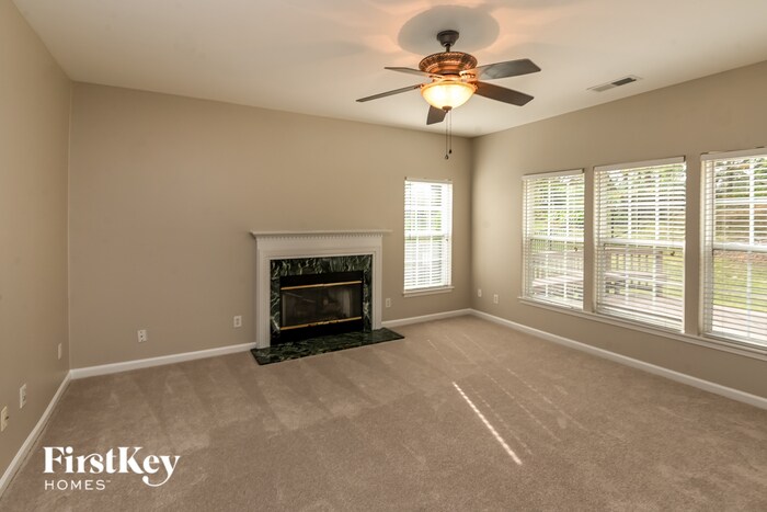 Building Photo - 15907 Lavenham Rd