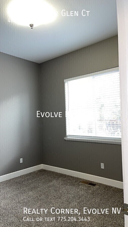 Building Photo - 1970 Feather Glen Ct