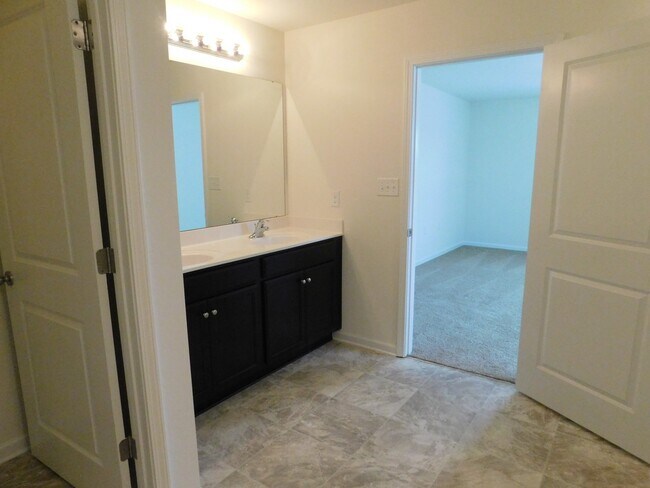 Building Photo - Brand New! 4 bed, 2.5 bath