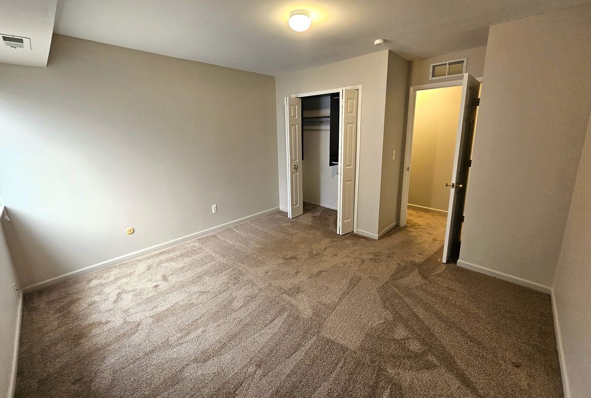 Building Photo - 38255 Fairway Ct