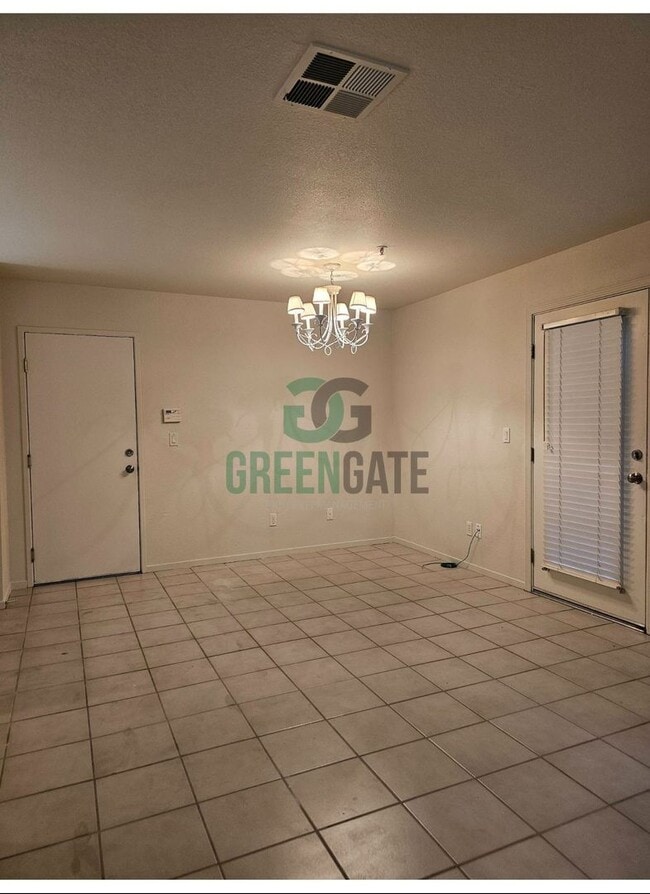 Building Photo - Charming 3 Bedroom 2 Bath Condo in TRACY! ...
