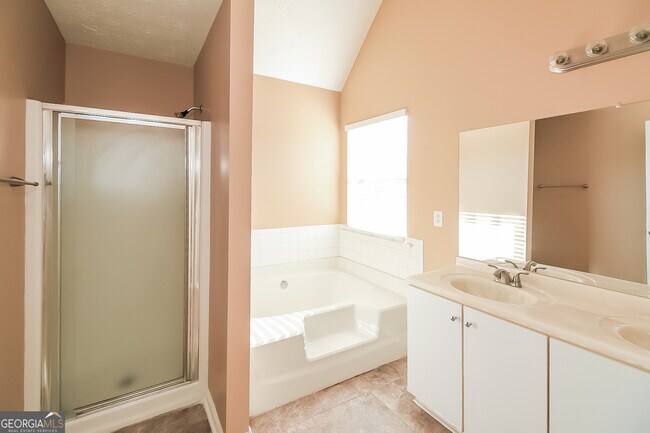 Building Photo - 2095 Sugar Creek Falls Ct