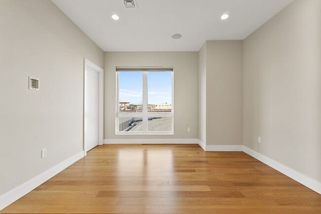 Building Photo - 488 Dorchester Ave