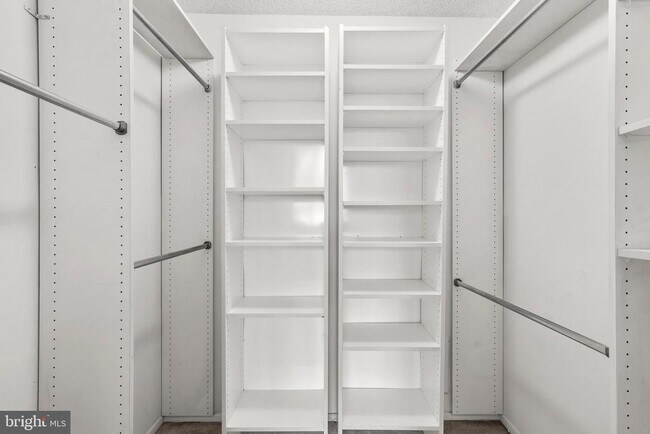 Building Photo - 5225 Pooks Hill Rd