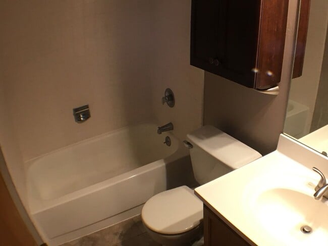 Building Photo - Nice single level home on cul de sac in Foxglenn neighborhood