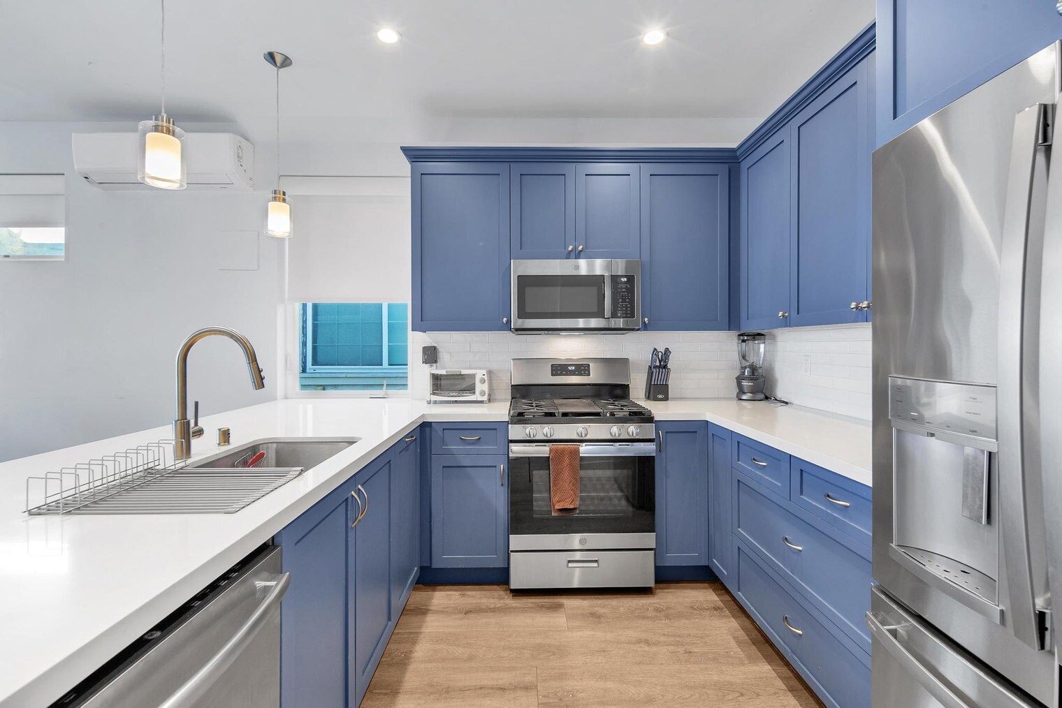 Building Photo - 721 Island Ct