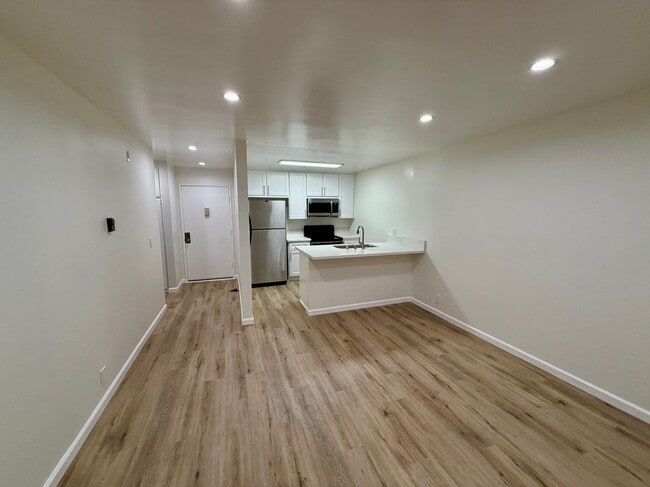 Building Photo - 5850 Benner St