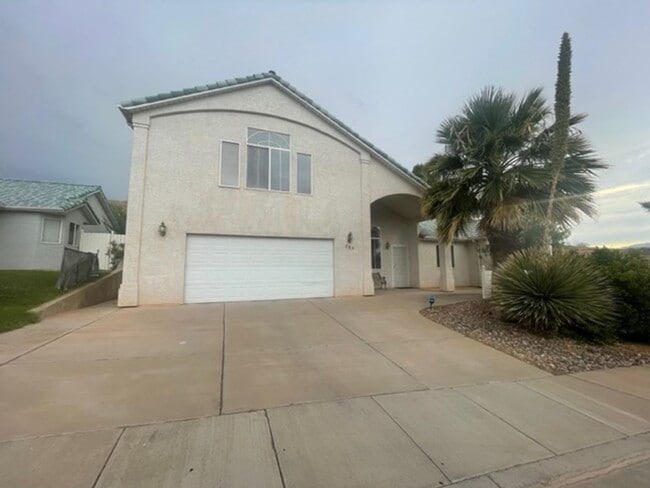 Building Photo - Furnished home available! Landscape maintenance included.