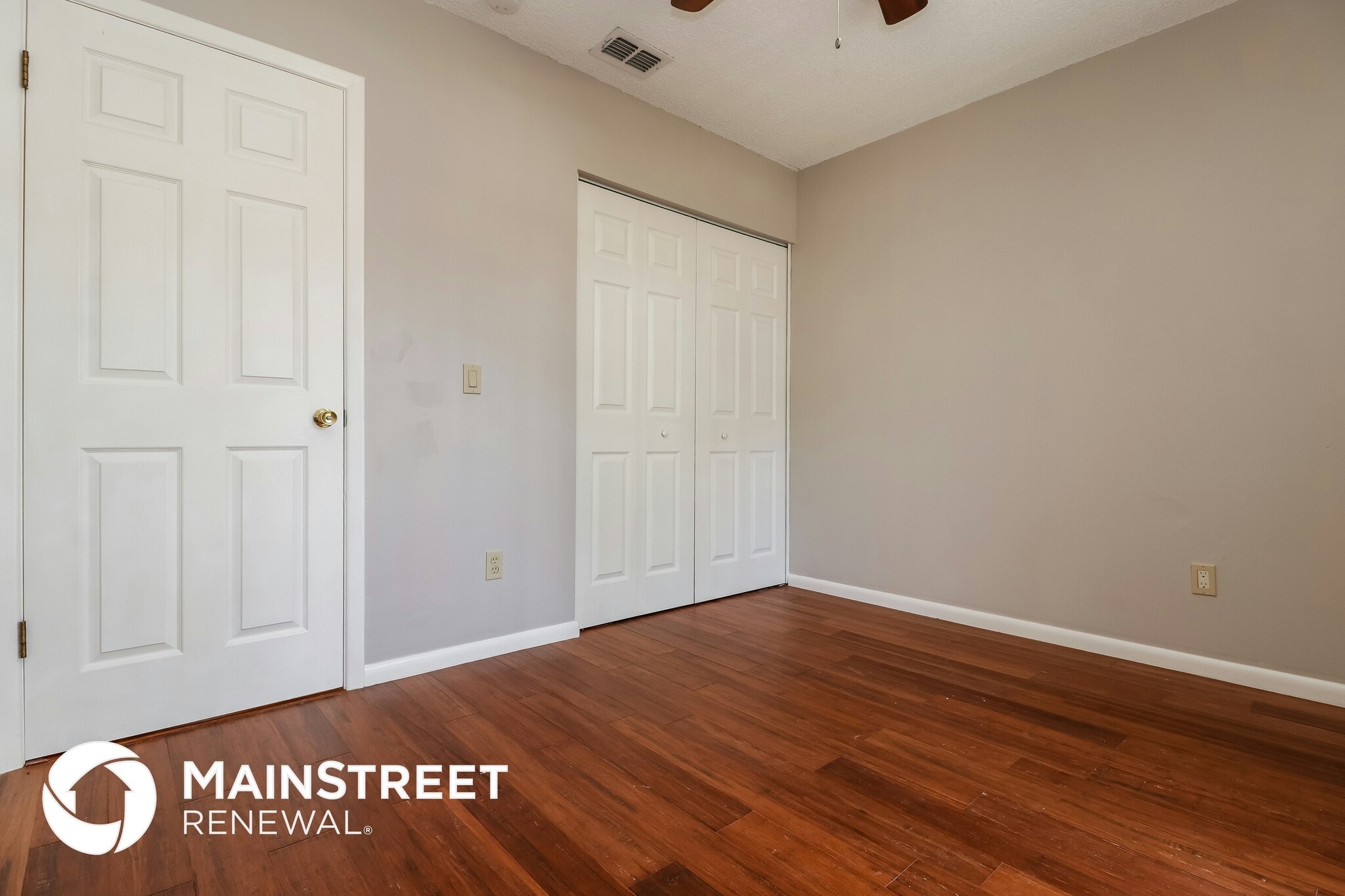 Building Photo - 207 Regal Park Dr