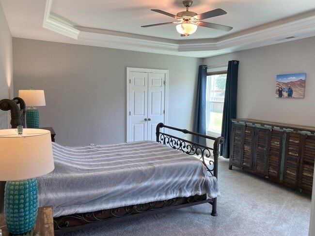 Building Photo - 3 Bed/3 Bath with 2 Bonus Rooms!!!