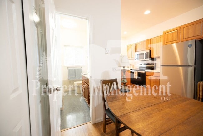 Building Photo - FURNISHED OR UNFURNISHED ADU STUDIO – In-U...