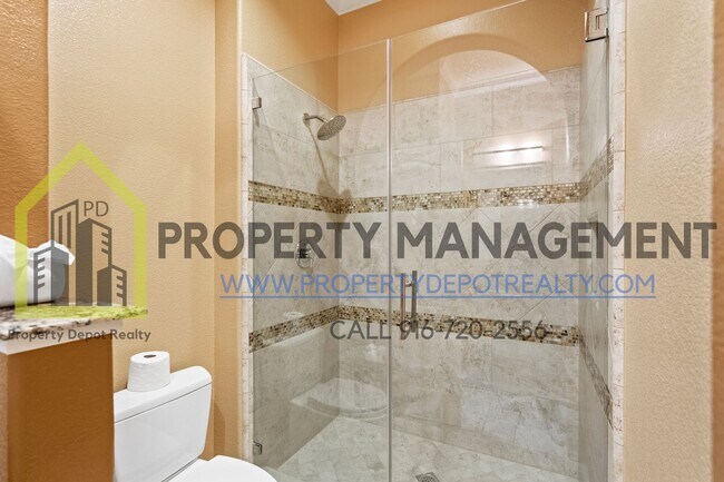 Building Photo - Stunning Custom 5-Bedroom, 3-Bath Home in ...