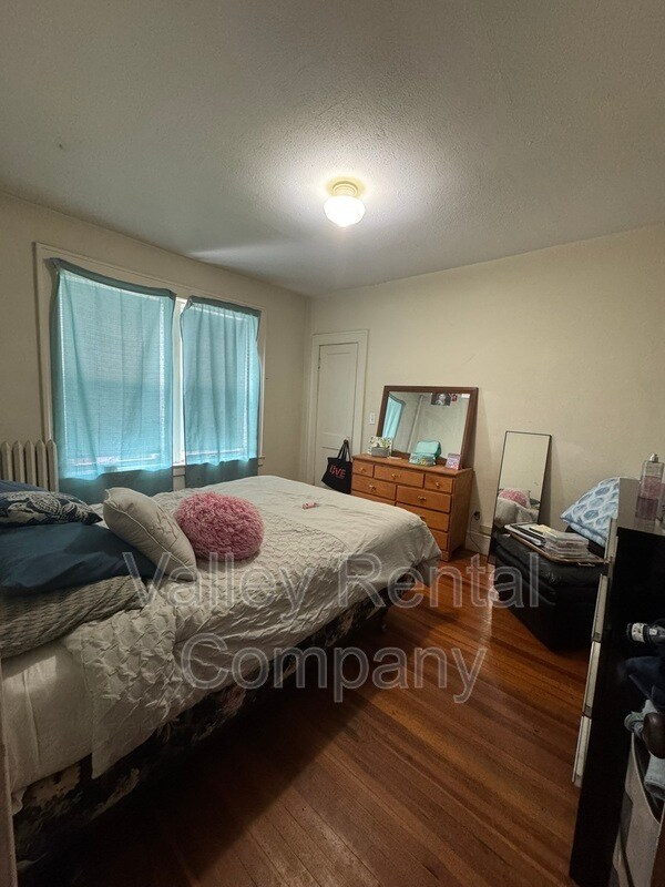 Building Photo - 329 Beech St