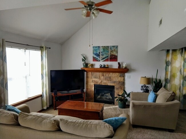 Building Photo - 625 N Wrigley Ln