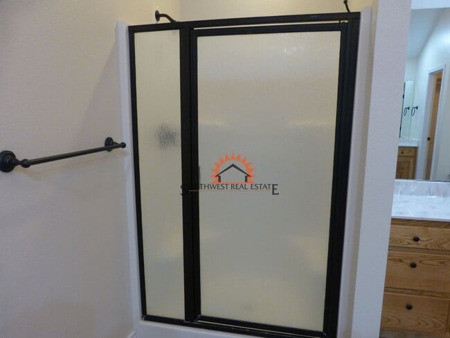 Building Photo - Stunning 4 bedroom 3 bath brick home with 5 car garage!