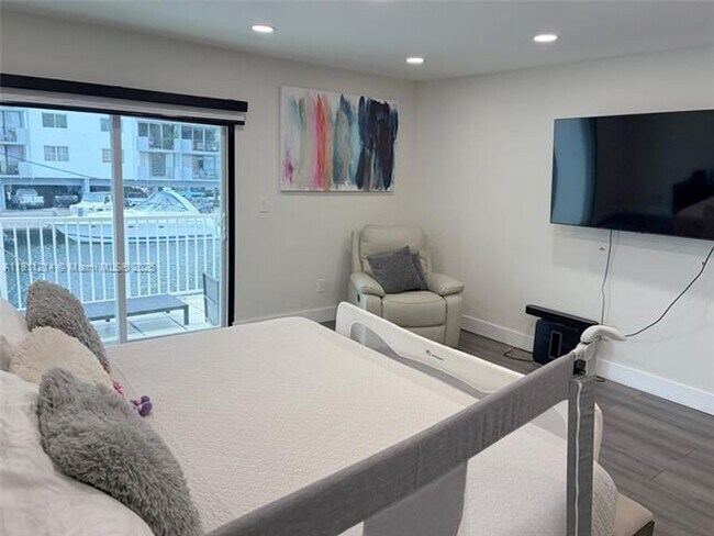 Building Photo - 3690 NE 167th St