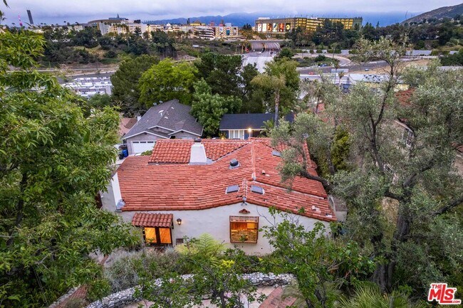 Building Photo - 3425 Oak Glen Dr