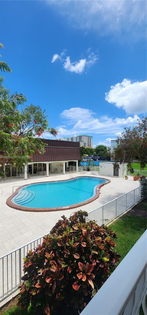 Building Photo - 500 NE 2nd St