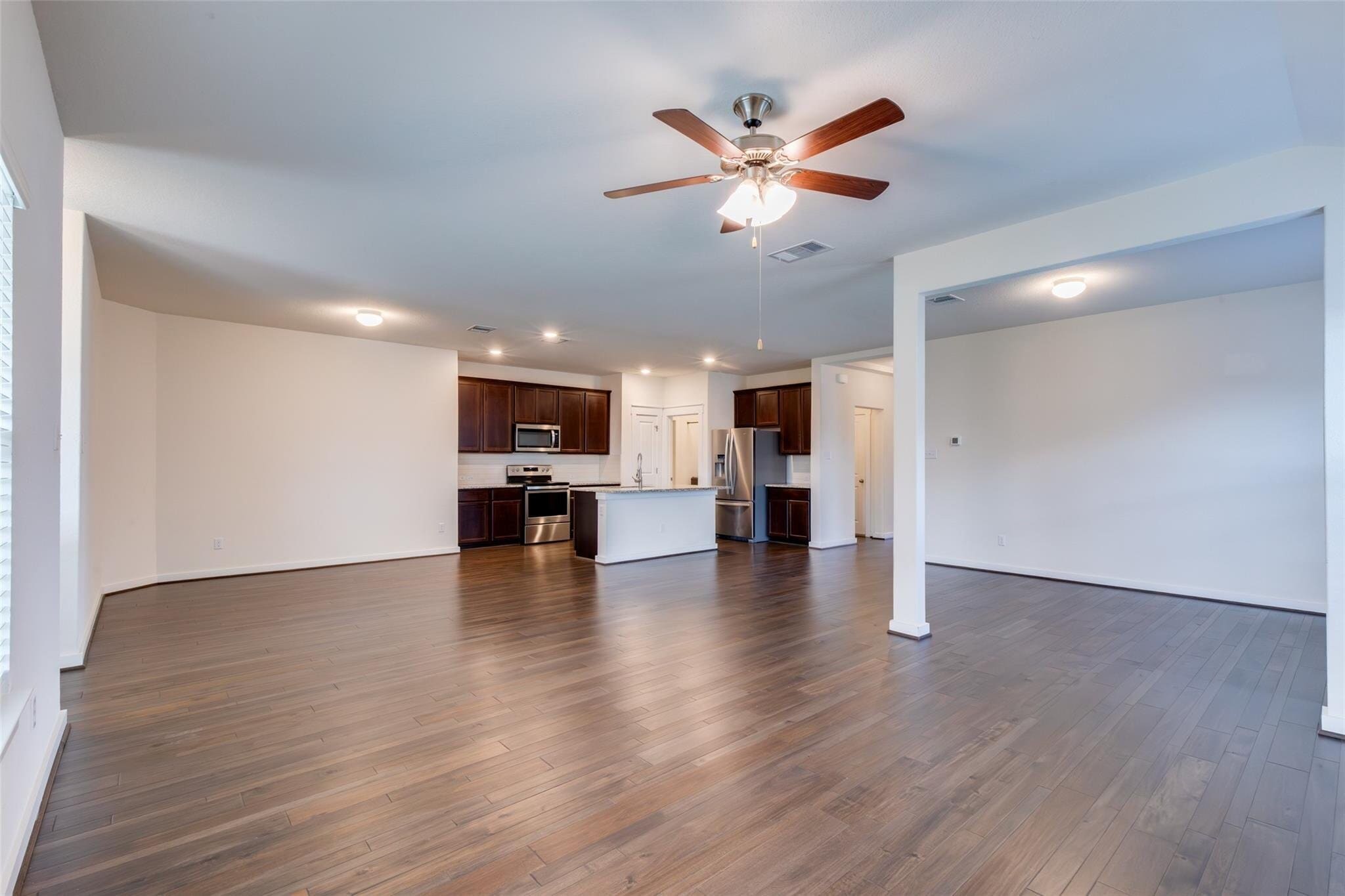 Building Photo - 741 Carol Dr