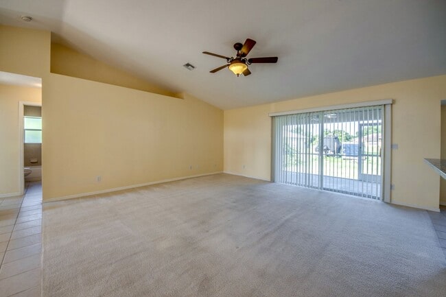 Building Photo - COMING SOON! 3 bedroom 2 bathroom single f...