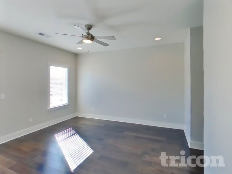 Building Photo - 1263 Hillwood Private Cove