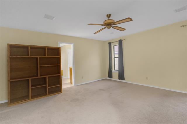 Building Photo - 421 Pebblecreek Dr