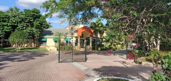 Building Photo - 9999 Summerbreeze Dr