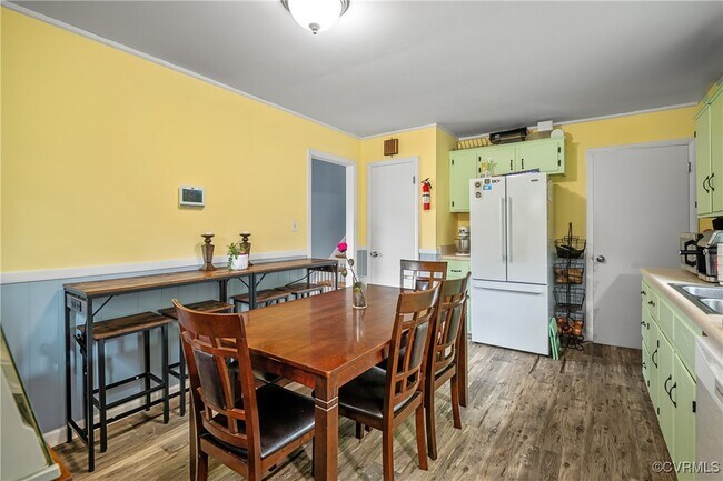 Building Photo - 721 Old Town Dr