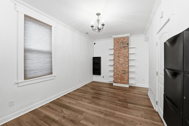 Building Photo - 905 McAllister Ave