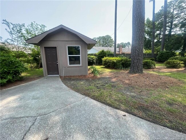 Building Photo - 470 Lennox Dr