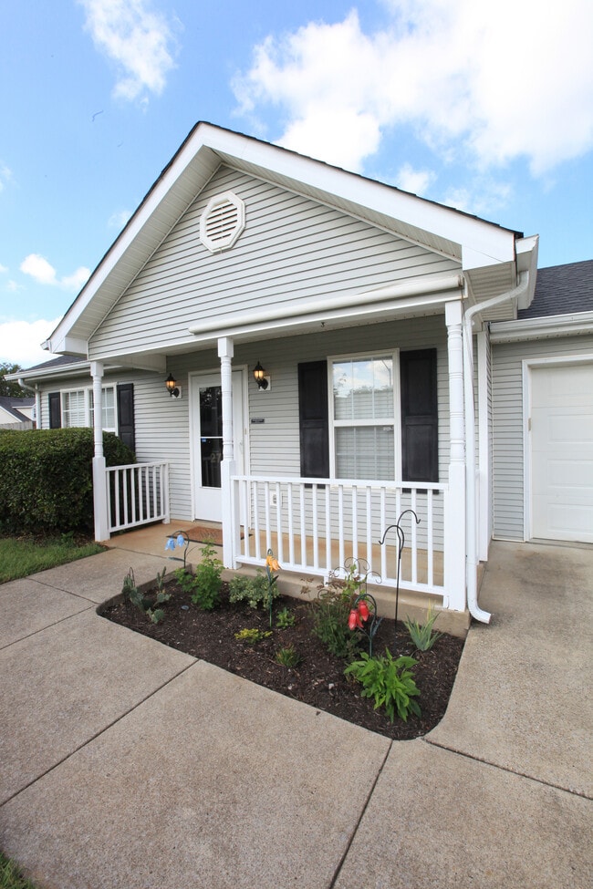 Building Photo - 2764 Oxford Hall Ave