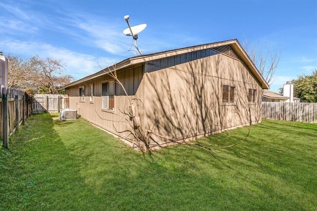 Building Photo - 11205 Slippery Elm Trail