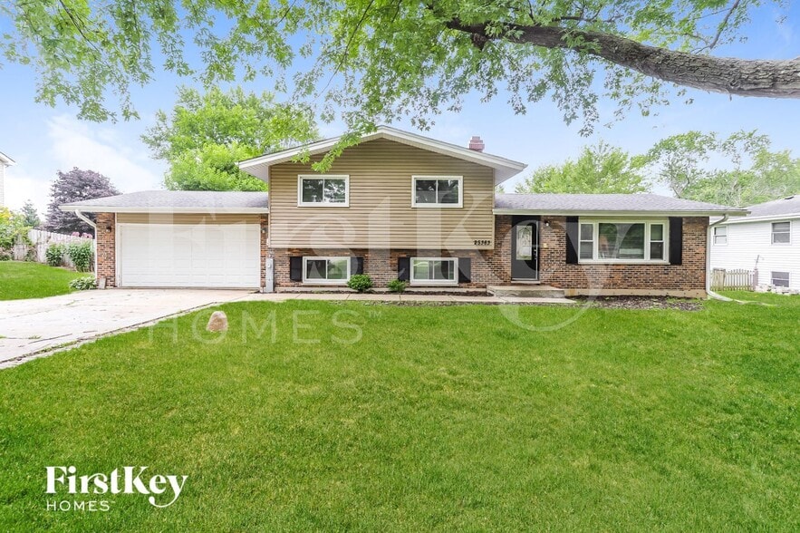 Primary Photo - 2S383 Riverside Ave