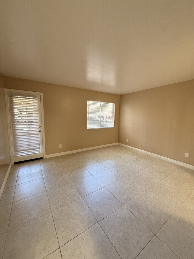 Building Photo - 6991 Ballena Way