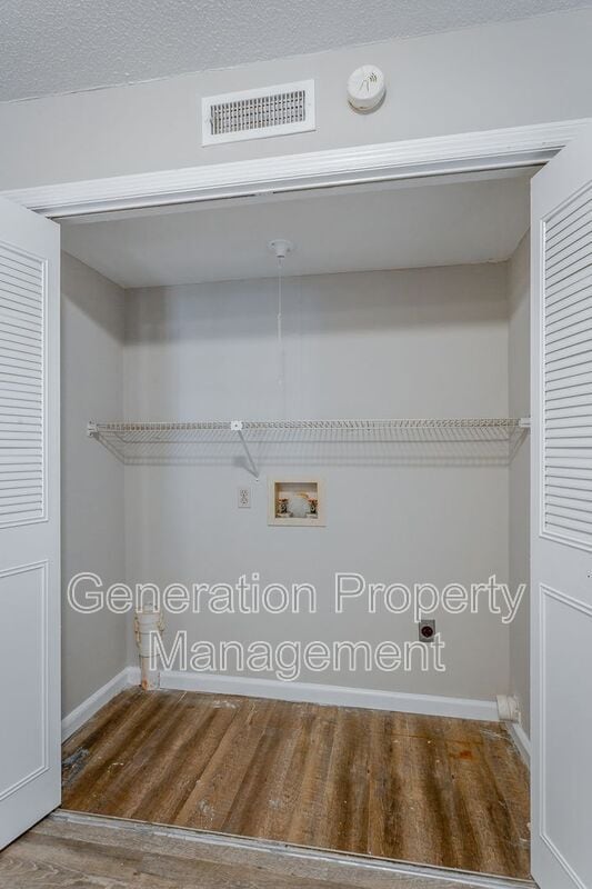 Building Photo - 1113 McBrien Rd