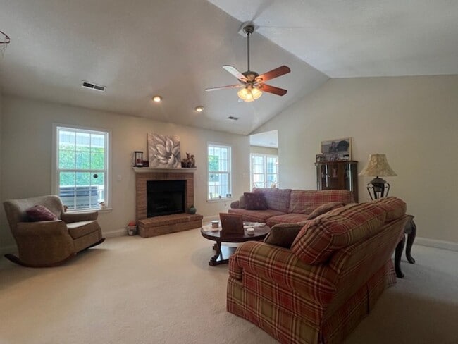 Building Photo - EXCEPTIONAL HOME