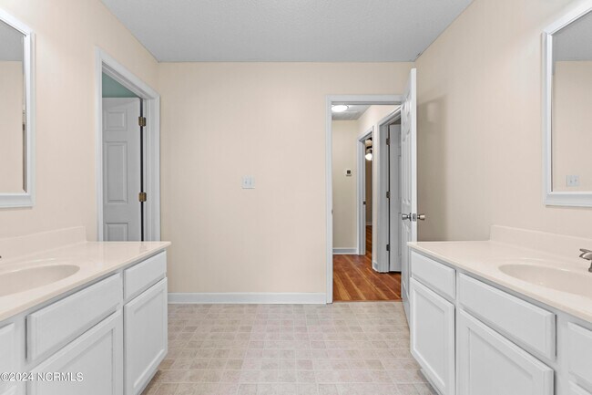 Building Photo - 210 Egret Point Dr