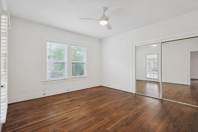 Building Photo - 5620 Richmond Ave