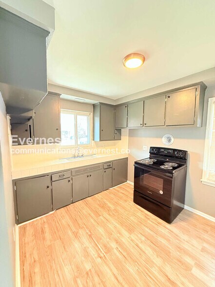 Building Photo - 19908 Heyden St