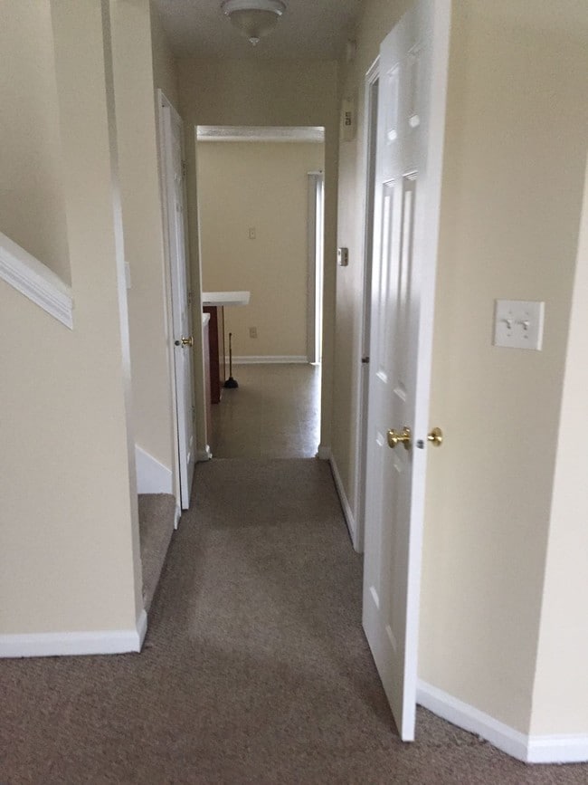 Building Photo - 4819 May Ridge Ln