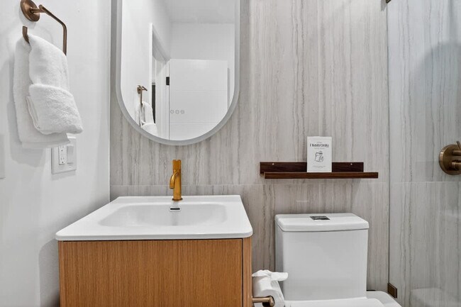 Building Photo - 5760 NE 18th Ave