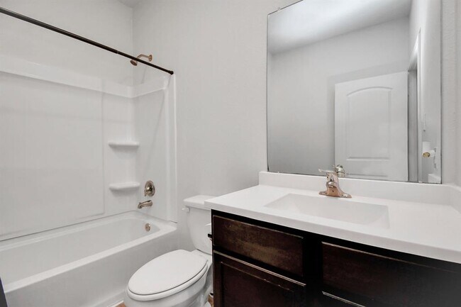 Building Photo - 424 Maple Fawn Dr