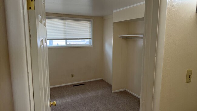Building Photo - single family home