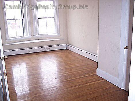 Building Photo - 94 Willow St