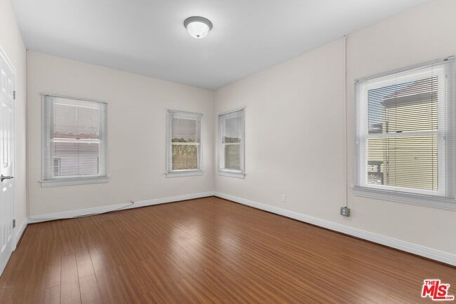 Building Photo - 727 Crenshaw Blvd