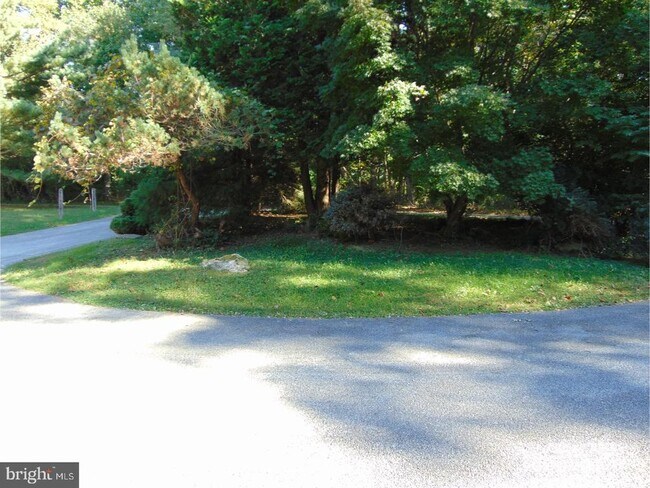 Building Photo - 1175 Osborne Rd